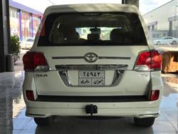 تۆیۆتا لاند کروزەر